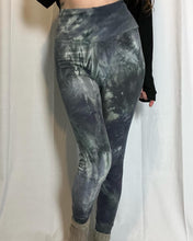 Load image into Gallery viewer, Made2Order: Fleece Leggings
