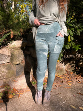 Load image into Gallery viewer, Fleece Pocket Leggings
