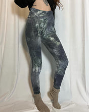 Load image into Gallery viewer, Made2Order: Fleece Leggings
