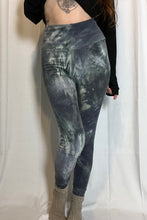 Load image into Gallery viewer, Made2Order: Fleece Leggings
